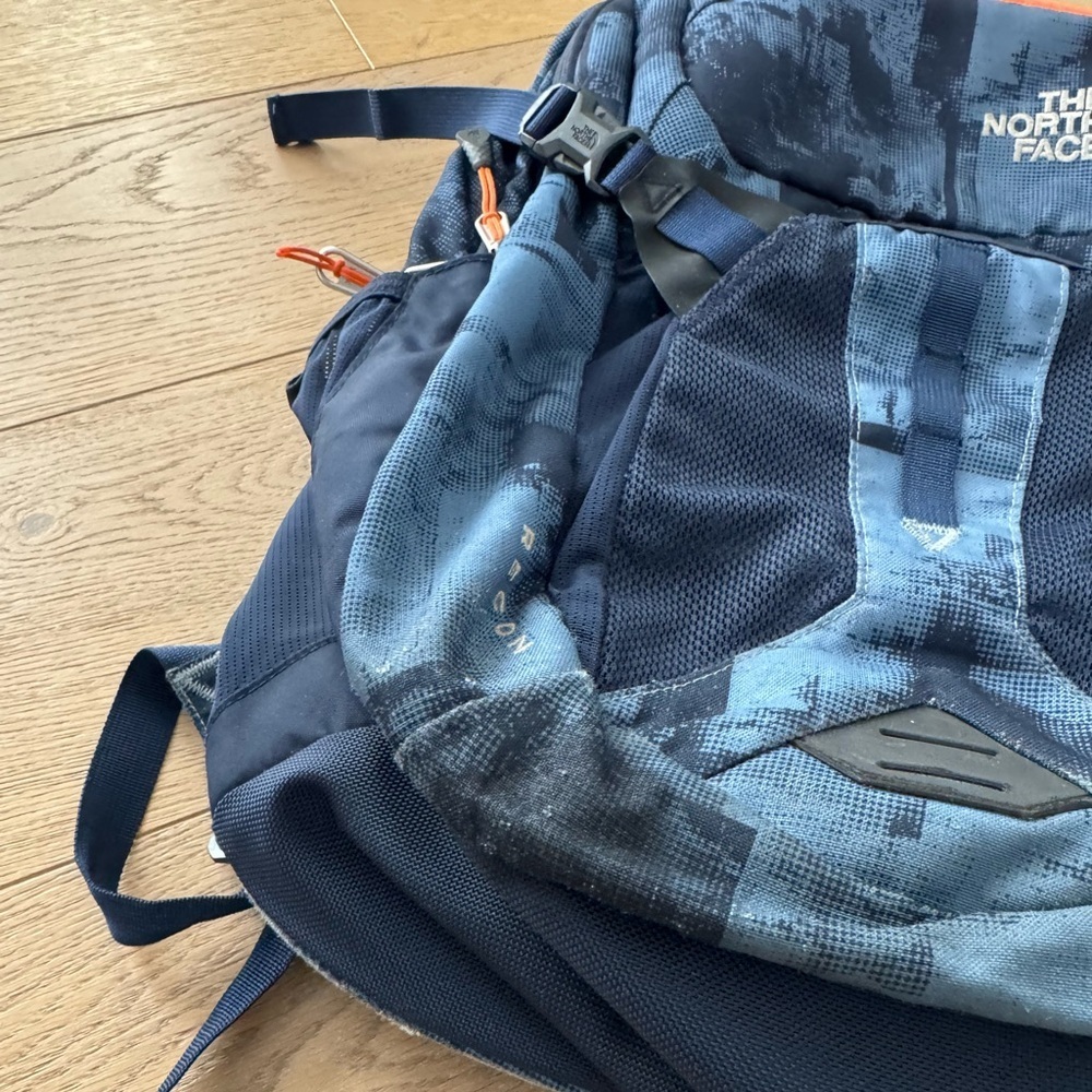 The North Face Recon Navy and Blue Backpack 30L - Picture 2 of 6